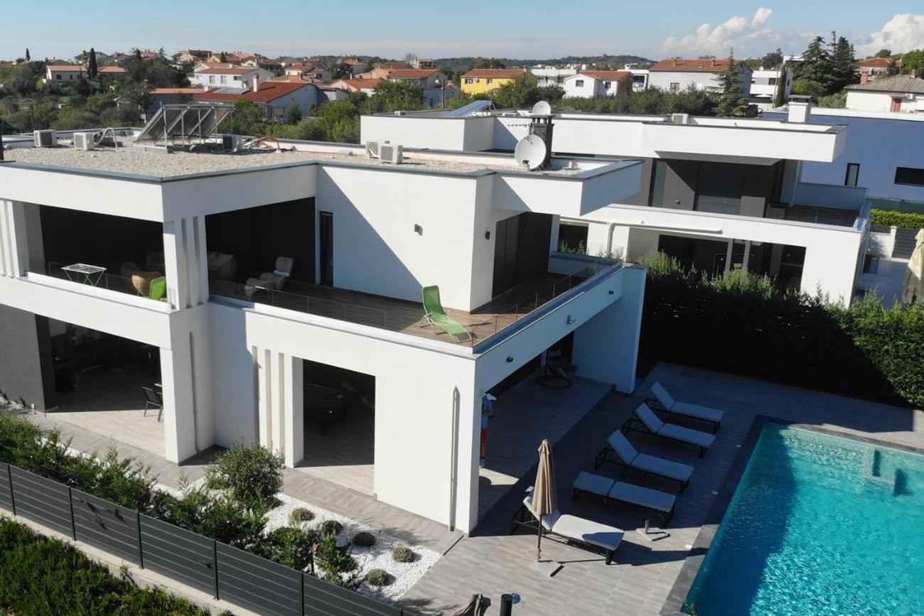 Villa Ula In Pula With Heated Pool And Sauna Eksteriør billede